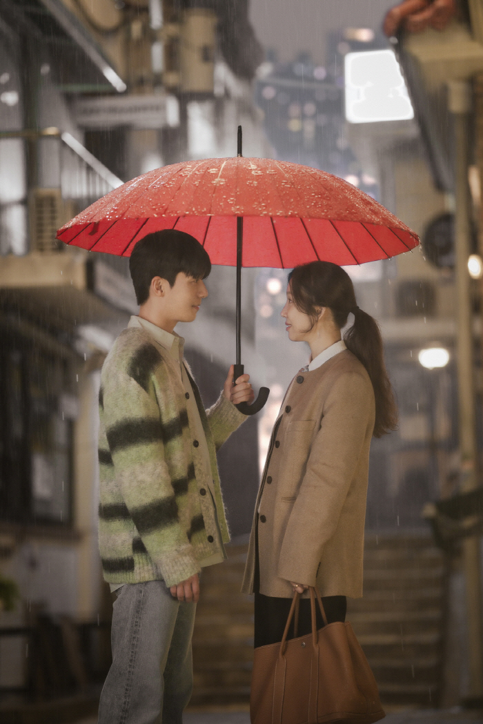 First still image & air date for tvN drama “The Midnight Romance in